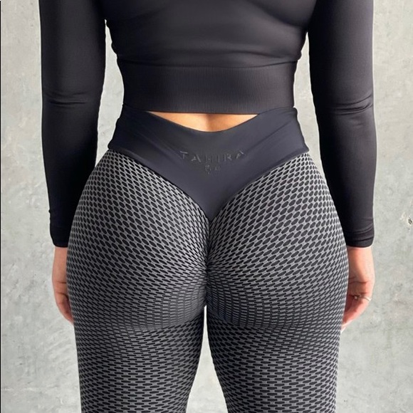 Tahari Pants - Tahri Scrunch Black Leggings